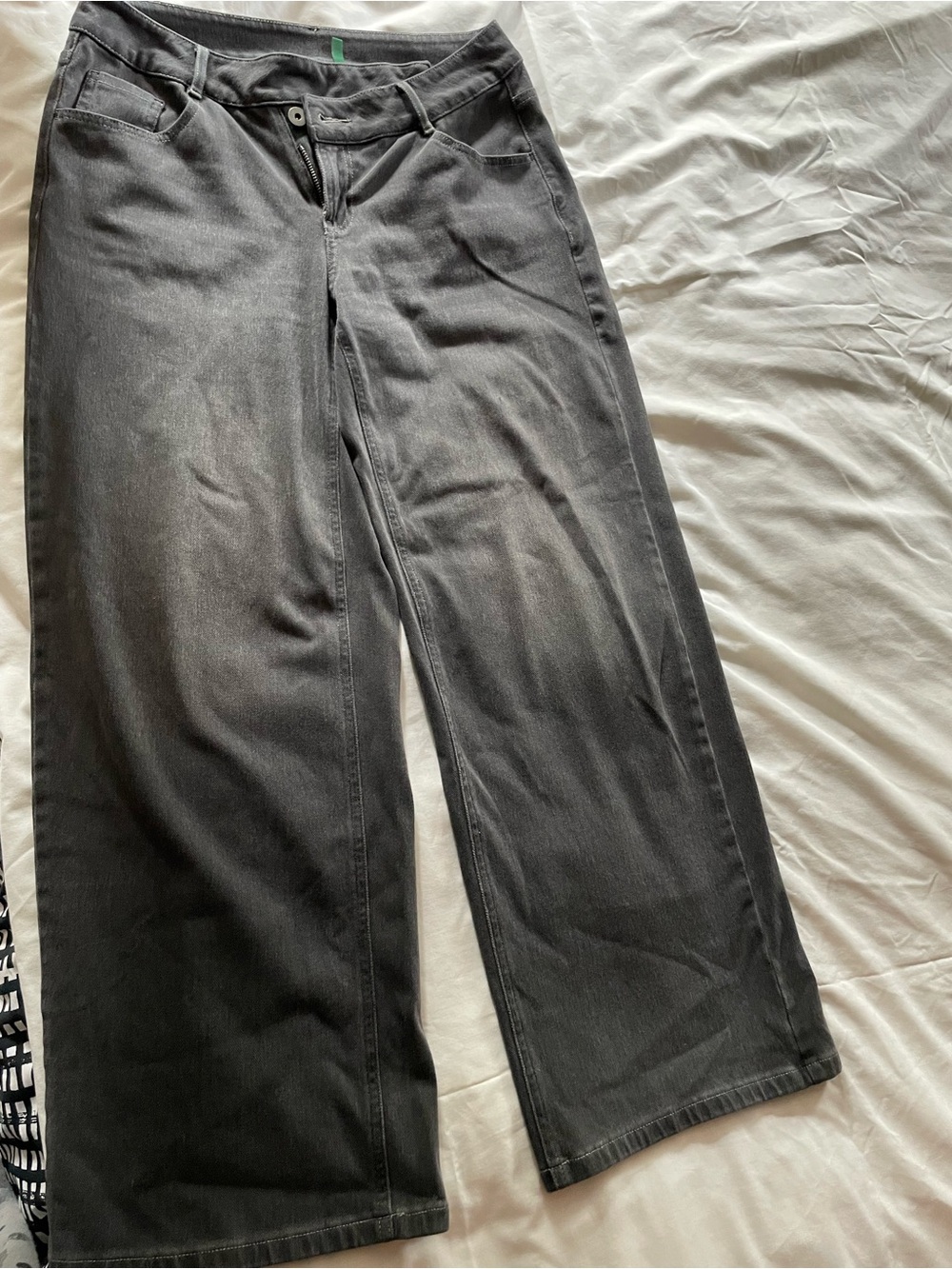 HALARA Women's Asymmetric waist Relaxed Wide-Leg Jeans in Charcoal Size Small